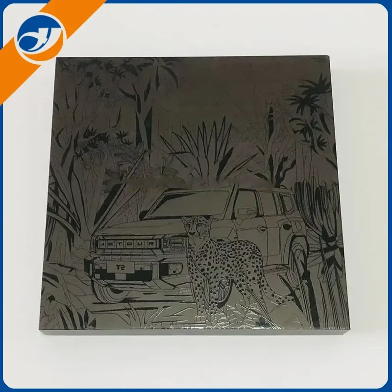 Matinis reljefinis juodas dovanų dėžutė